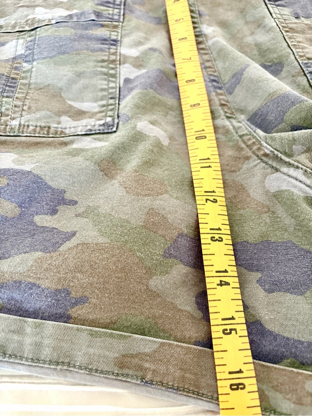 Anthropologie Camo Cargo Utility Shorts, Button Fly. Y2K, Streetwear, Gorpcore - Picture 10 of 10